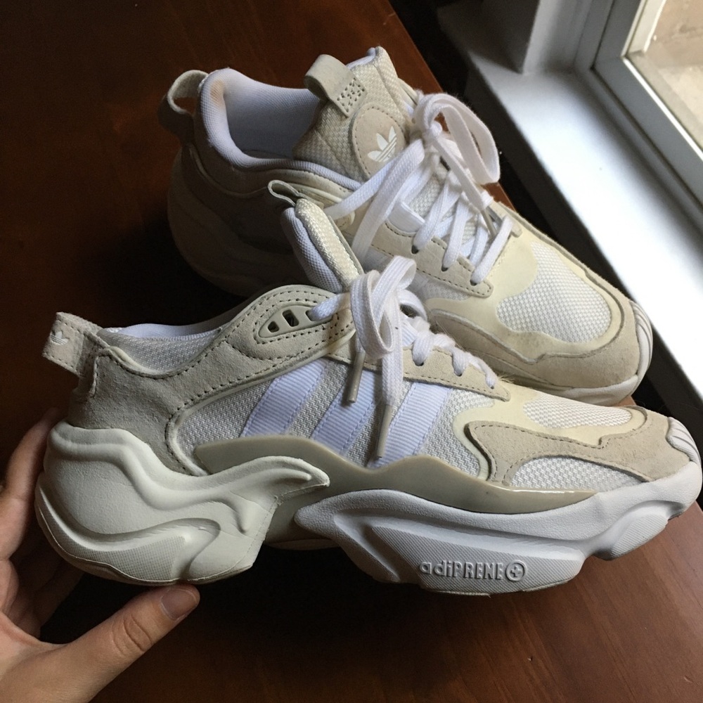 ADIDAS MAGMUR RUNNER